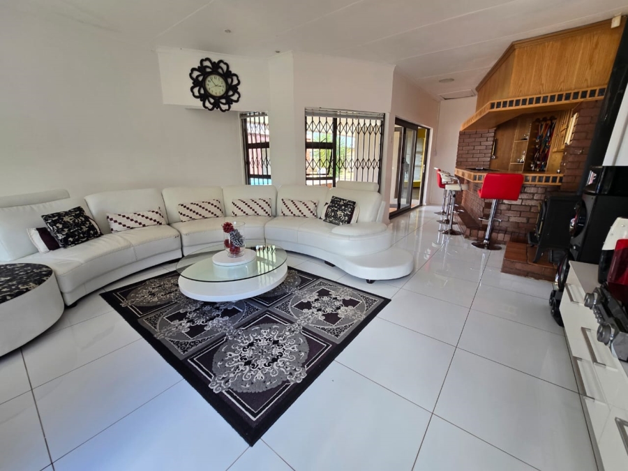 4 Bedroom Property for Sale in Dan Pienaar Free State